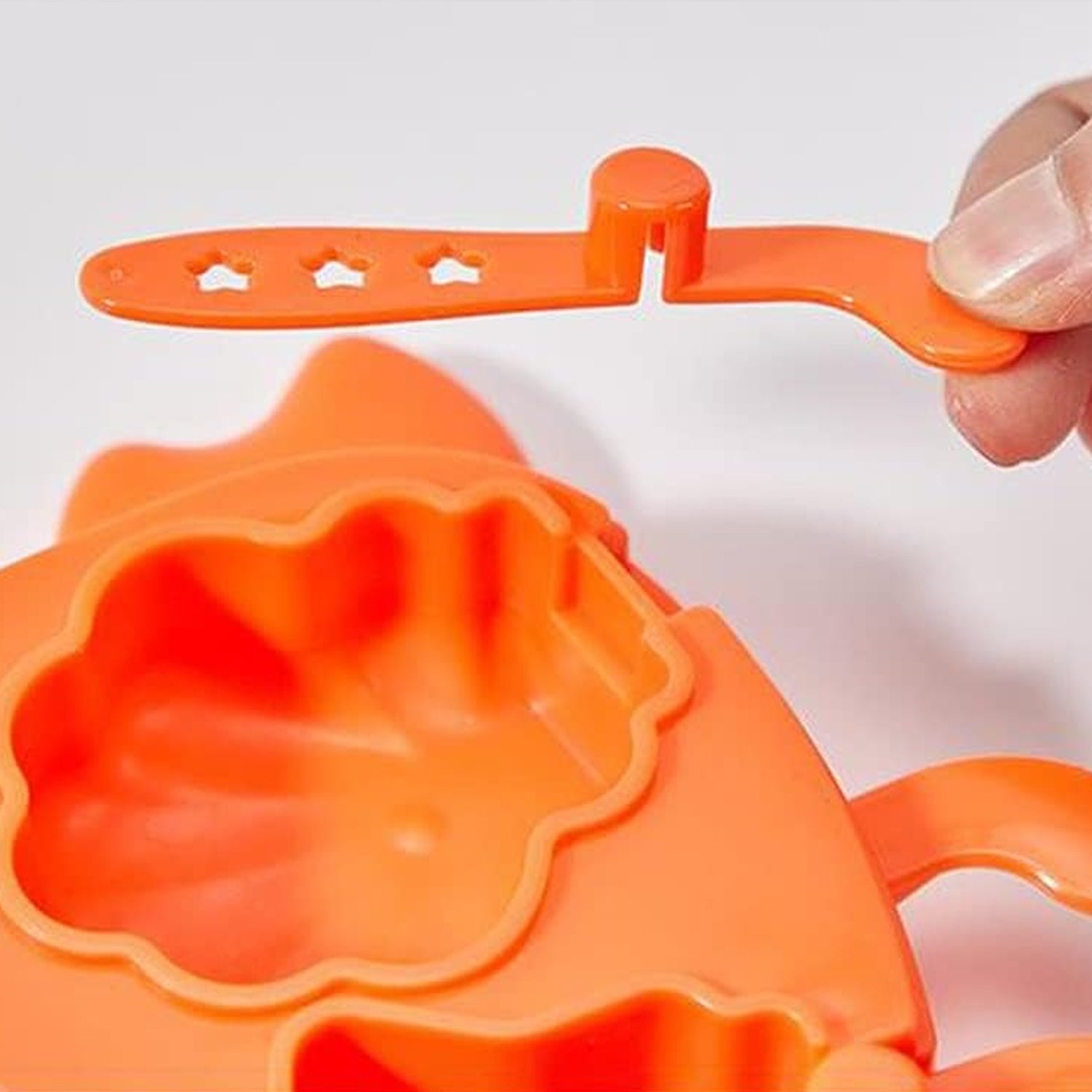 Crab-Shaped Silicone Ice Cream Popsicle Mold Fun, Child-Friendly Ice Box for Homemade Treats for Making Popsicles, Ice Cream, and Frozen Delights (1 PC)