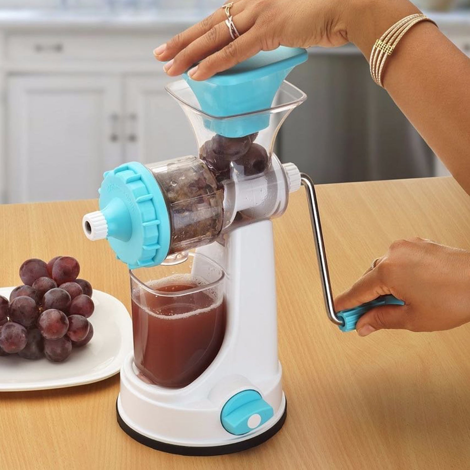 Kitchenware Plastic Hand Juicer New Smart Fruit & Vegetable Multipurpose Juicer (Color:Random Green,Blue,Red,Orange) ( Colors May Vary ) (Multicolor Pack of 1)